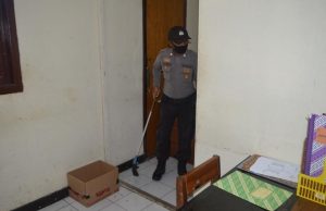 Sejukan Ruangan Lewat Giat Bersih – Bersih Personil Sium Polres MTB