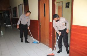 Personil Posko Aman Nusa II Polres MTB Gelar Bersih -Bersih Ruangan Posko