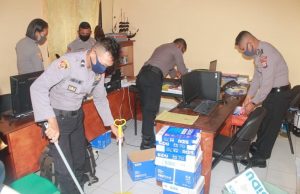 Mencegah Cegah Covid 19, Subbag Logistik Polres MTB Bersihkan Ruangan Kerja