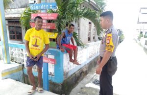 Temui Warga, Bhabinkamtibmas Desa Atubul Dol Himbau Cegah Covid 19