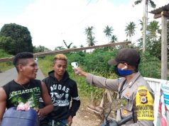 Bhabinkamtibmas Desa Batuputih Jaga Ketat Setiap Warga Yang Keluar Masuk Desa