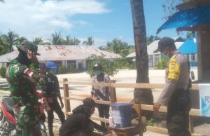 Bhabinkamtibmas Desa Eliasa Ajak Warganya Rajin Mencuci Tangan