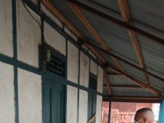 Bhabinkamtibmas Desa Kelaan Door To Door Kepada Beberapa Pemuda
