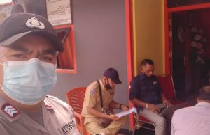 Bhabinkamtibmas Kelurahan Saumlaki Melaksanakan Pam Pendataan Warga Kurang Mampu