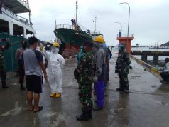 ABK KM Mitra Papua,Menjalani Pemeriksaan Kesehatan Oleh Tim Satgas Covid 19 Tanut Bersama Polsek Larat