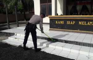 Polsek Larat Dalam Mencegah Covid 19, Rutin Pembersihan Mako