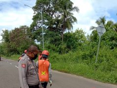 Sambangi Para Pekerja Jalan,Bhabinkamtibmas Lorulun Himbau Cegah Covid 19