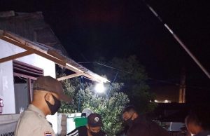 Bhabinkamtibmas Desa Olilit Barat Jaga Ketat Setiap Warga Yang Keluar Masuk Desa