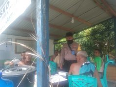 Bhabinkamtibmas Desa Sangliat Krawain Terus Pantau Kegiatan Posko Covid 19