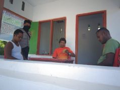 Cegah Covid 19, Bhabinkamtibmas Desa Sangliat Krawain Datangi Warganya