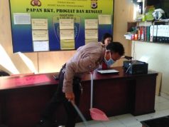 Personil Sat Binmas Polres MTB Bersihkan Ruangan Kerja Guna Cegah Virus Corona
