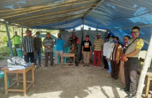 Bhabinkamtibmas Hadir Dalam Giat Anev Kinerja Tim Relawan Covid 19 Desa Werain