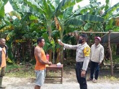 Bhabinkamtibmas Desa Wowonda Door To Door System Pada Posko Covid 19