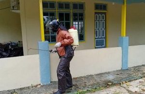 Setelah Melaksanakan Sholat Idul Fitri,Masjid Al-Ikhlas Kembali Disemprot Disinfektan Oleh Polres MTB