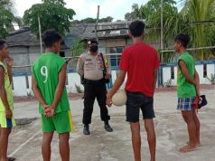 Dari Ujung Molu Maru Bhabinkamtibmas Sosialisasikan Prosedur Standar Tatanan Baru ( New Normal ) kepada warga