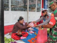 Sinergitas TNI Dan Polri Di Wilkum Polres MTB Dalam Membantu Warga Dampak Covid 19