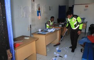 Personil Sat Lantas Polres MTB Rutin Bersihkan Ruangan Kerja Guna Cegah Covid 19