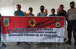 Bhabinkamtibmas Wowonda gencar Sosialisasikan Saber Pungli di Desa
