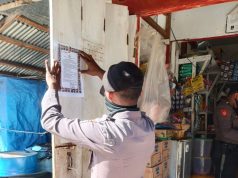 Ingatkan Warga Cegah Covid 19, Sat Samapta Polres MTB Tempelkan Maklumat Kapolri