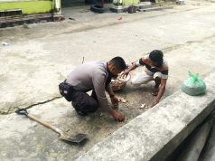 Peduli Sesama Itulah Bhabinkamtibmas Desa Amdasa Dalam Membantu Warganya