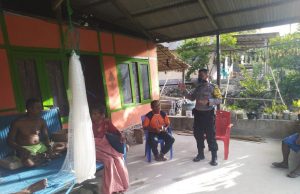 Bhabinkamtibmas Desa Amdasa Rutin Sosialisasi Maklumat Kapolri Kepada Warga