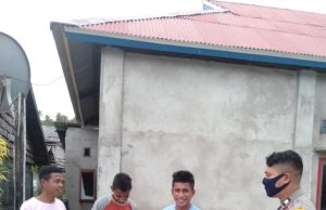 Sambangi Warga,Bhabinkamtibmas Desa Atubul Dol Jelaskan Cara Cegah Covid 19