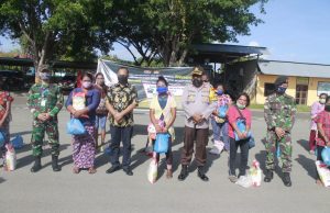 77 Warga Pengguna No Hotline Polres MTB Terima Sembako