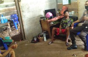 Lewat Binluh, Bhabinkamtibmas Desa Kabiarat Sambangi Warga Dan Sosialisasi Cegah Covid 19