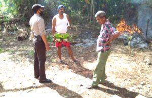 Bersama Cegah Covid 19, Bhabinkamtibmas Desa Kabiarat Sambangi Warganya