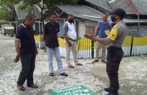 Maklumat Kapolri Menjadi Dasar Bhabinkamtibmas Desa Kabiarat Dalam Sosialisasi Cegah Covid 19