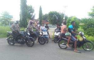 Polsek Larat Rutin Patroli Ditengah Pandemi Covid 19