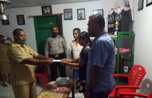 Bhabinkamtibmas Desa Latdalam Melaksanakan Pam Kelulusan Pada SMA Negeri 2 Tansel