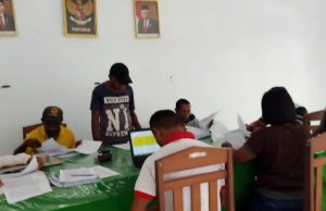 Bhabinkamtibmas Desa Lauran,Kawal Verifikasi Data Penerima Bantuan Sosial Dampak Covid 19