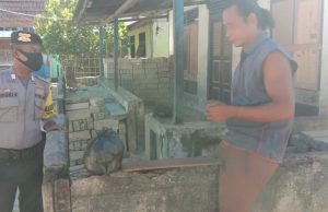 Mengajak Warga Cegah Covid-19, Bhabinkamtibmas Desa Ilngei Gencar Sosialisasi Maklumat Kapolri
