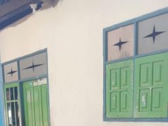 Kunjungi Warga Lewat Door To Door Sistem, Bhabinkamtibmas Bahas Cegah Covid 19