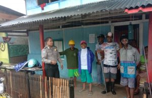 Cegah Covid 19 Dan Banjir, Bhabinkamtibmas Ajak Warganya Buang Sampah Pada Tempatnya