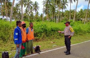 Bhabinkamtibmas Desa Lorulun Ajak Warganya Untuk Tetap Patuhi Anjuran Pemerintah Tentang Cegah Covid 19