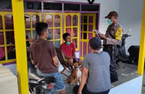 Pada Pelaksanaan Giat Binluh, Bhabinkamtibmas Desa Olilit Barat Sosialisasi Maklumat Kapolri