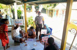 Bhabinkamtibmas Desa Olilit Timur Sambangi Warga Dan Sosialisasi Maklumat Kapolri
