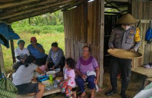 Bhabinkamtibmas Olilit Timur Sosialisasi Maklumat Kapolri