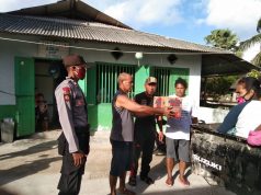 Bhabinkamtibmas Desa Romean Kawal Giat Pembagian BPNT