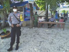 Bhabinkamtibmas Desa Romean Melaksanakan Pengamanan Masuknya KM Terima Kasih