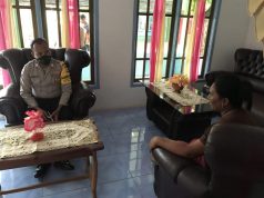 Datangi Rumah Warga Binaan,Bhabinkamtibmas Desa Rumah Salut Sosialisasi Maklumat Kapolri