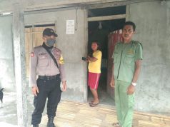 Sambangi Keluarga Fitalis Bangematan, Bhabinkamtibmas Desa Sangliat Krawain Ajak Cegah Covid 19