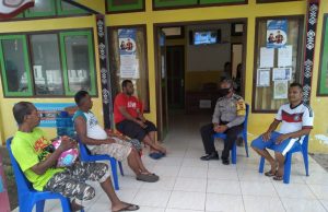 Sambangi Para Supir, Bhabinkamtibmas Desa Sifnana Sampaikan Maklumat Kapolri