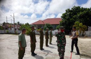 Bhabinkamtibmas Desa Werain Bersinergis Bersama Babinsa Guna Latih Para Linmas