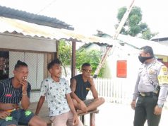 Isi Maklumat Kapolri Tentang Pencegahan Covid 19 Disampaikan Bhabinkamtibmas Desa Wermatang Bagi Warganya