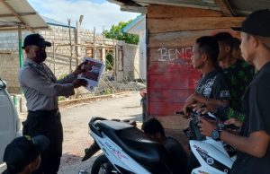 Bhabinkamtibmas Sambangi Warga RT.10 / RW. 05 Desa Wowonda Dan Sosialisasi Maklumat Kapolri