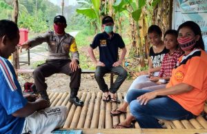 Bhabinkamtibmas Desa Wowonda Terus Sosialisasi Maklumat Kapolri