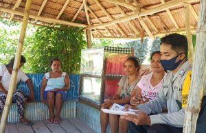 Pencegahan Virus Corona Terus Disosialisasikan Bhabinkamtibmas Desa Wowonda Bagi Warganya